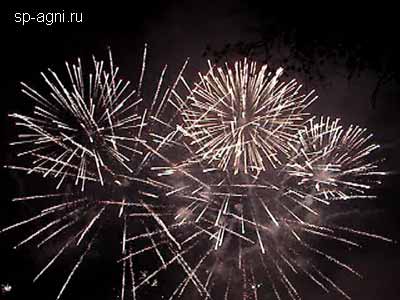 Плотность фейерверка увеличивается