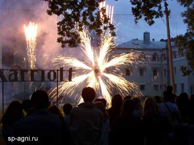 Пиротехническая фигура Солнце и парковый фейерверк